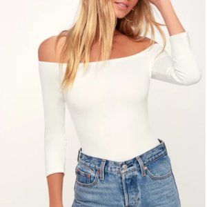 Lulus Like a bird White off Shoulder Bodysuit Sz S
